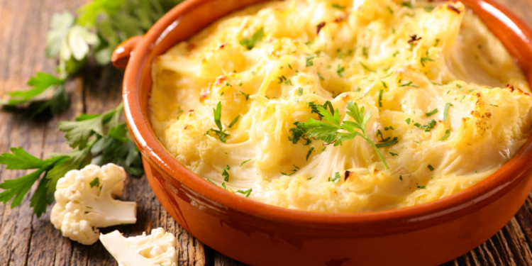 Couve-Flor com Molho Cremoso de Queijo_ Uma Receita Vegetariana e Reconfortante