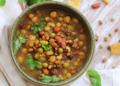 Ensopado de Feijão Manteiga e Legumes_ Uma Receita Vegetariana Saborosa e Nutritiva