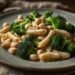 Macarrão Vegano Cremoso com Feijão Branco e Brócolis